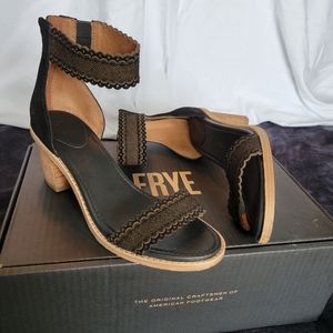 Frye Scalloped Heel